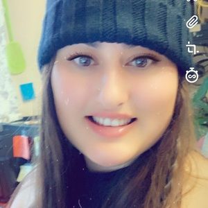 Meet your Posher, Sayra